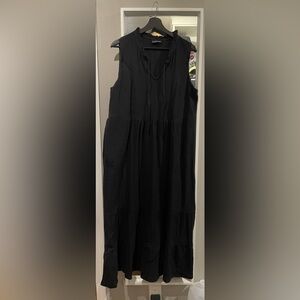 NEW UNWORN - Nursing Queen Sleeveless Gauze Nursing Midi Dress with Pockets